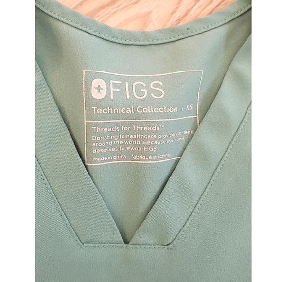 🆕️ Limited Edition FIGS Casma Top Surgical Green Size XS - Picture 5 of 6